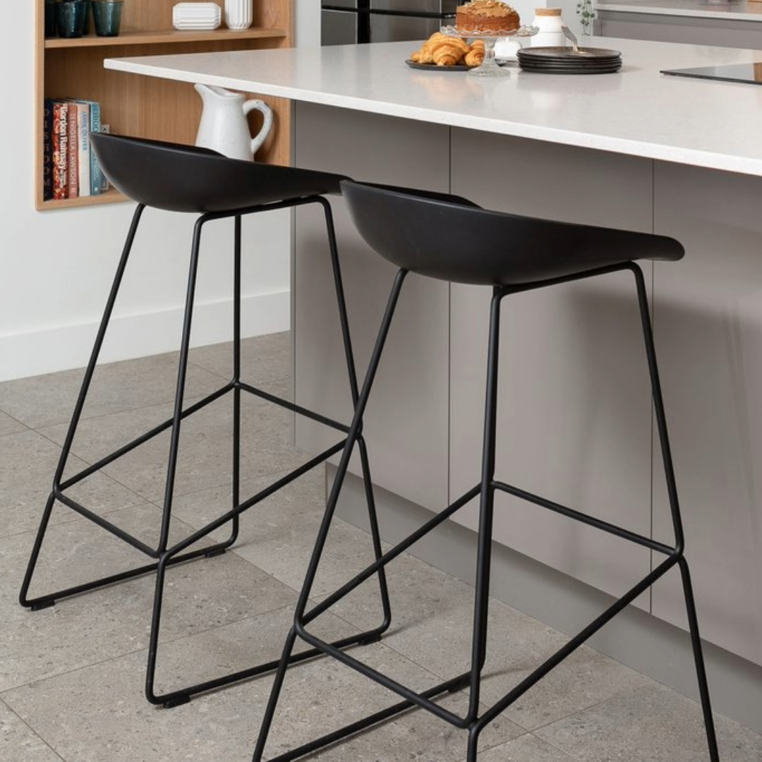 Modern Scandinavian Bar Stool Metal Leg BarStool